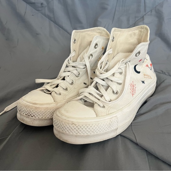 Wmns Chunk Taylor All Star Platform Converse “It’s Okay To Wander - Egret” - Picture 1 of 5